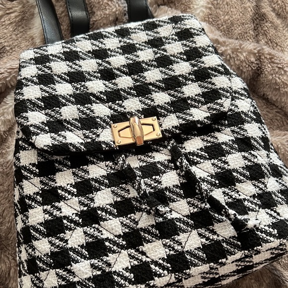 BackPack - Picture 2 of 4